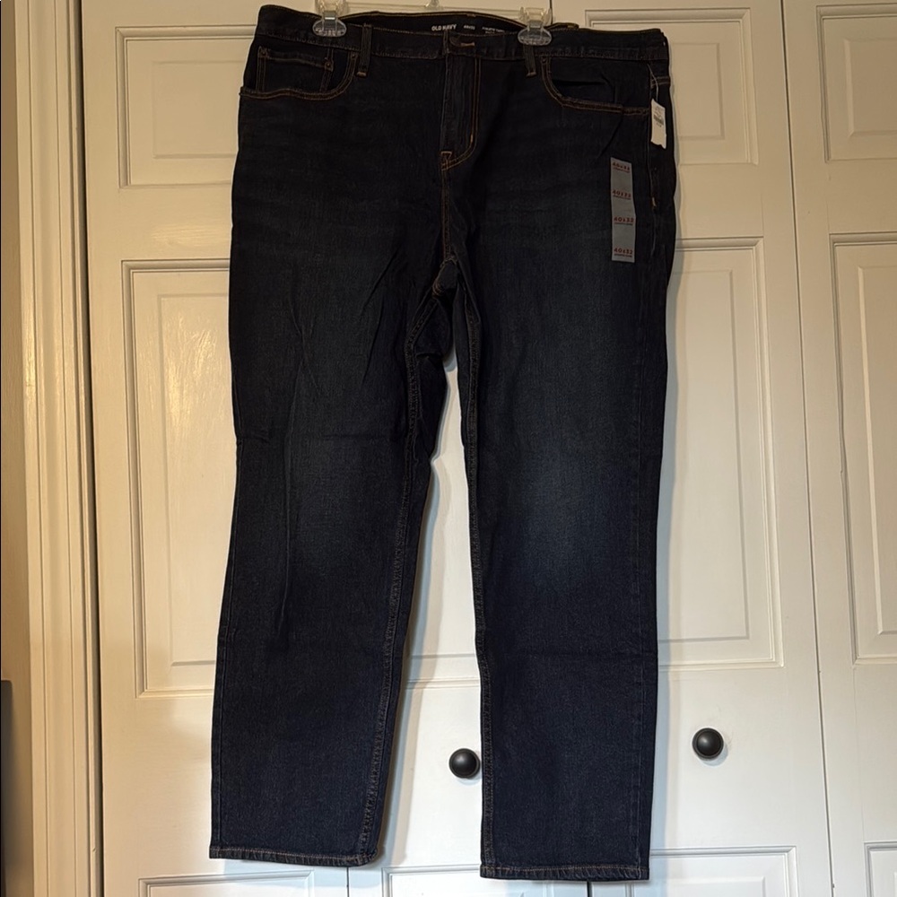 NWT-Men’s Athletic Taper Jeans.  40x32. Dark Wash.